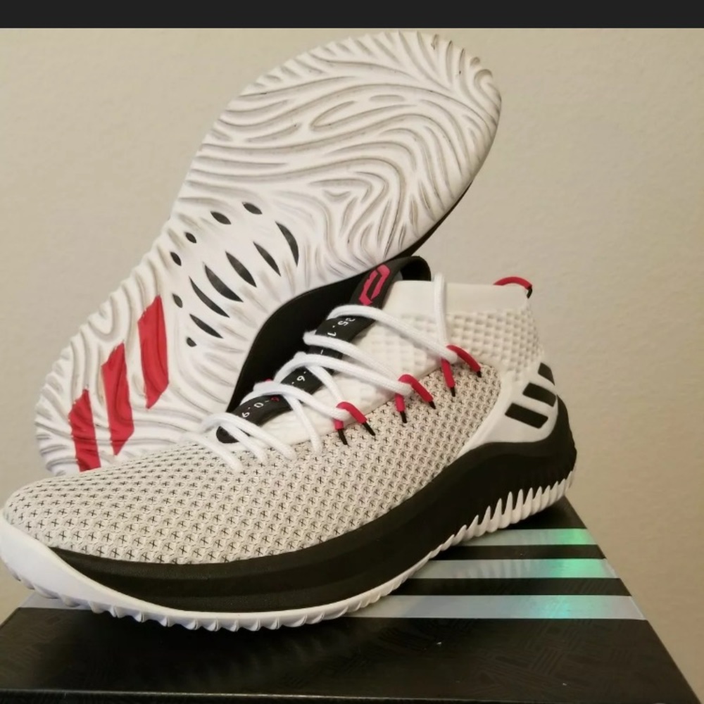 Dame 4 Basketball Shoes